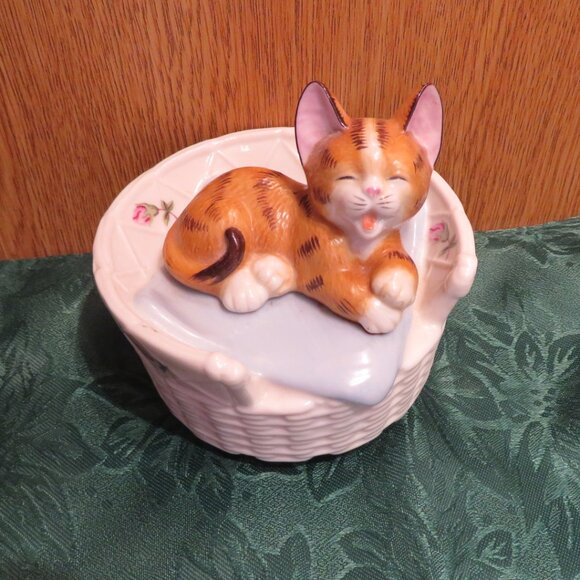 Seymour Mann Ginger Cat in Basket Musical Vintage (F98) - Picture 3 of 7